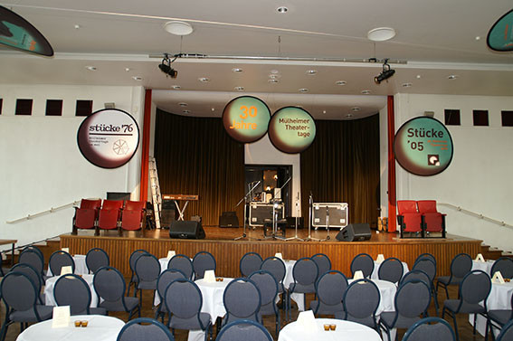 Eröffnung der „Stücke 2005“ in der Mülheimer Stadthalle / Foto: Walter Schernstein