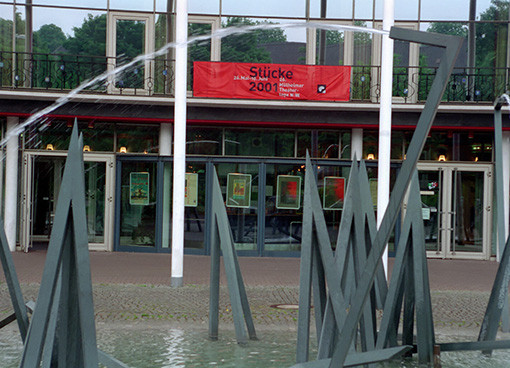Die Mülheimer Stadthalle während der „Stücke 2001“ / Foto: N.N.
