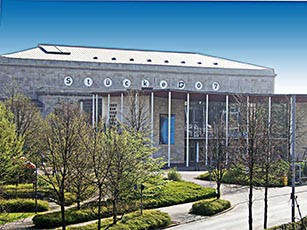 Die Mülheimer Stadthalle während der „Stücke“ 2007 / Foto: Walter Schernstein