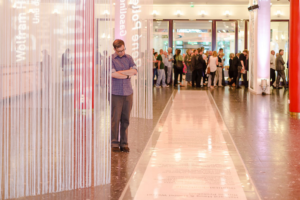 Foyer der Stadthalle während der &quot;Stücke 2014&quot; / Foto: Michael Kneffel