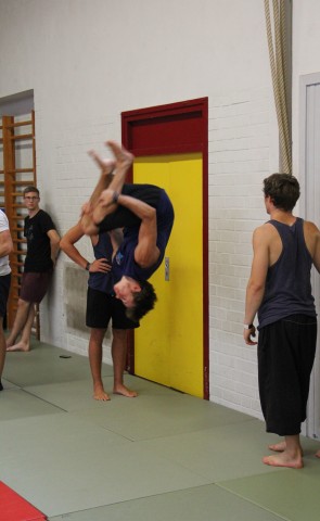 Akrobatik beim Tricking Workshop