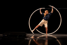 Cyr Wheel Artistin Fenja Barteldres 