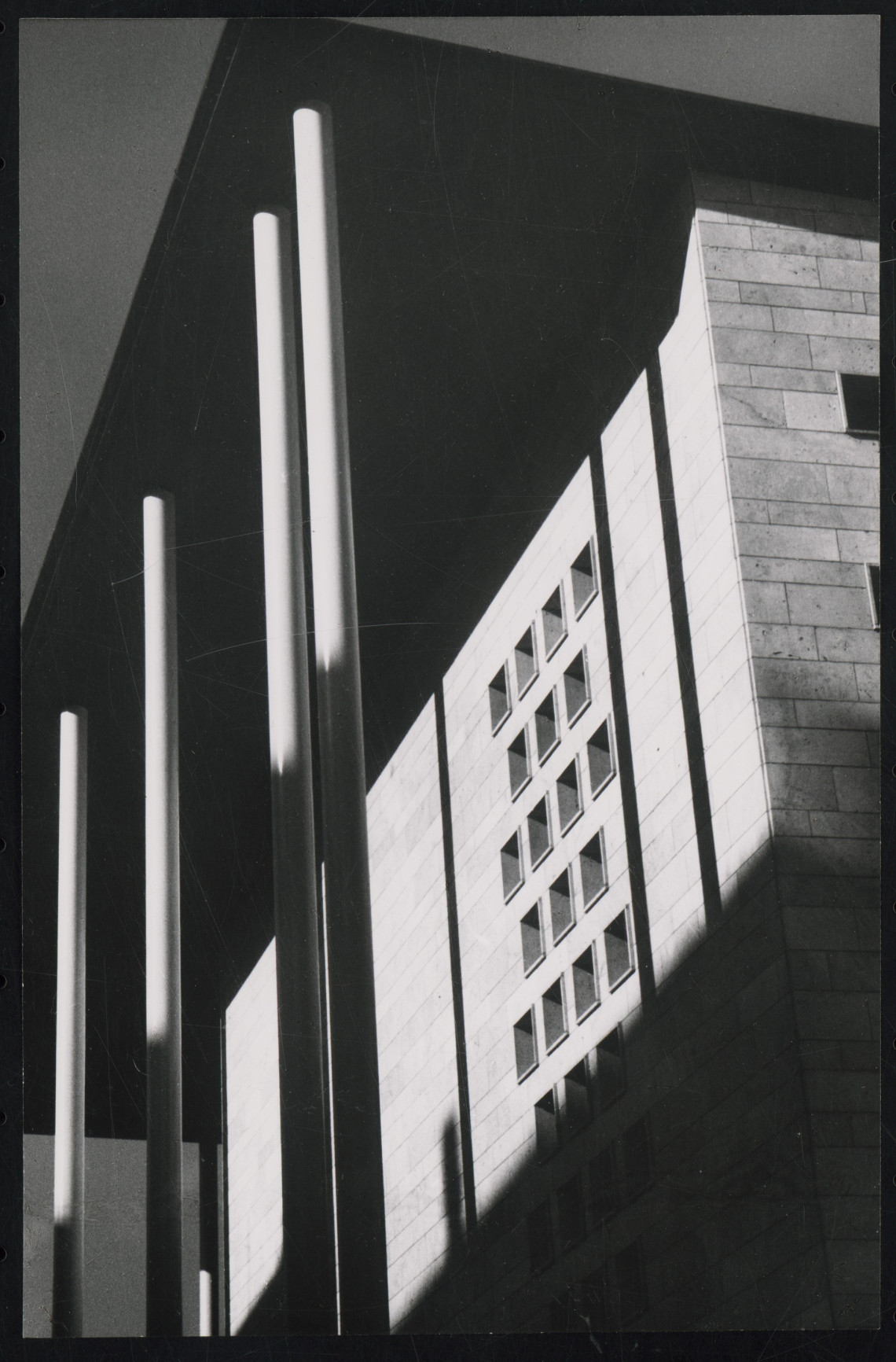100 JAHRE STADTHALLE MÜLHEIM. MODERNE IM WANDEL FOTOGRAFIEN VON ALBERT RENGER-PATZSCH HUGO SCHMÖLZ EVELYN SERWOTKE