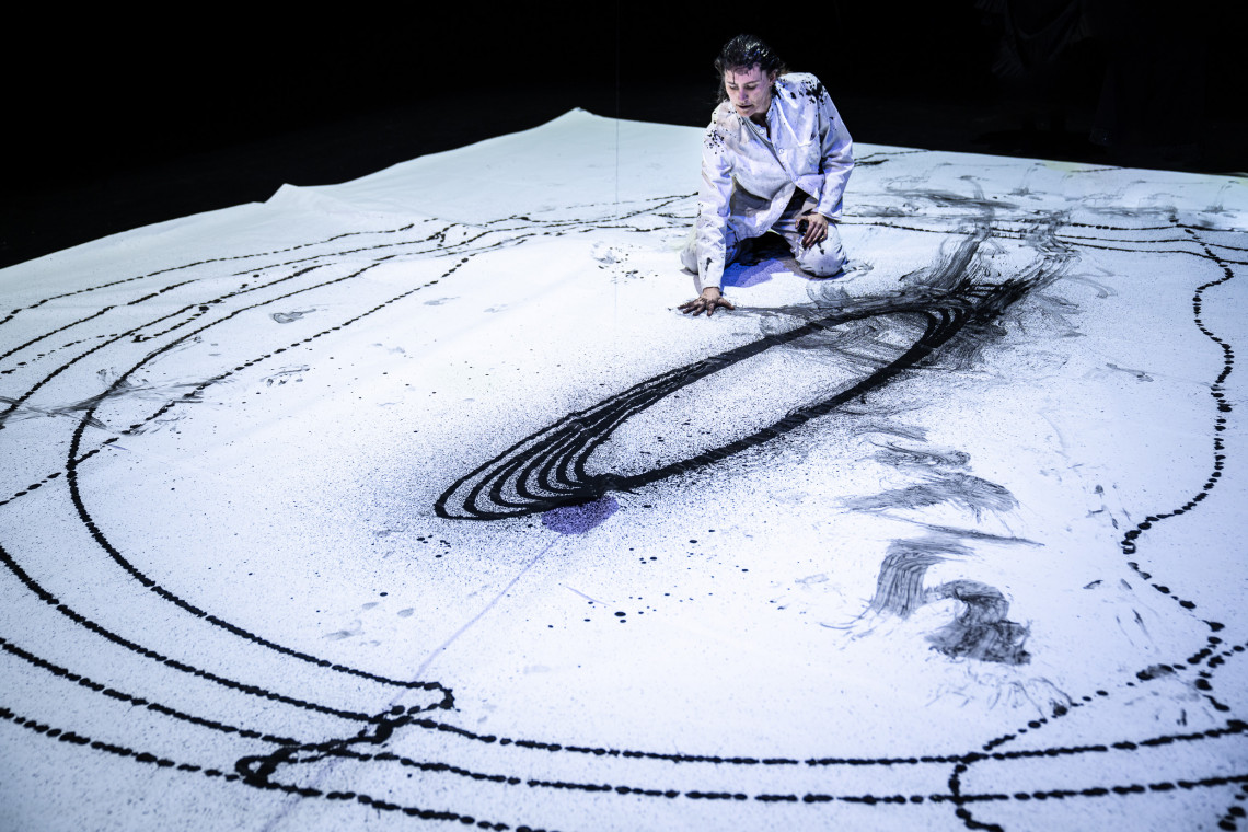50. Mülheimer Theatertage: „Die Hundekot-Attacke“ von Walter Bart und Ensemble